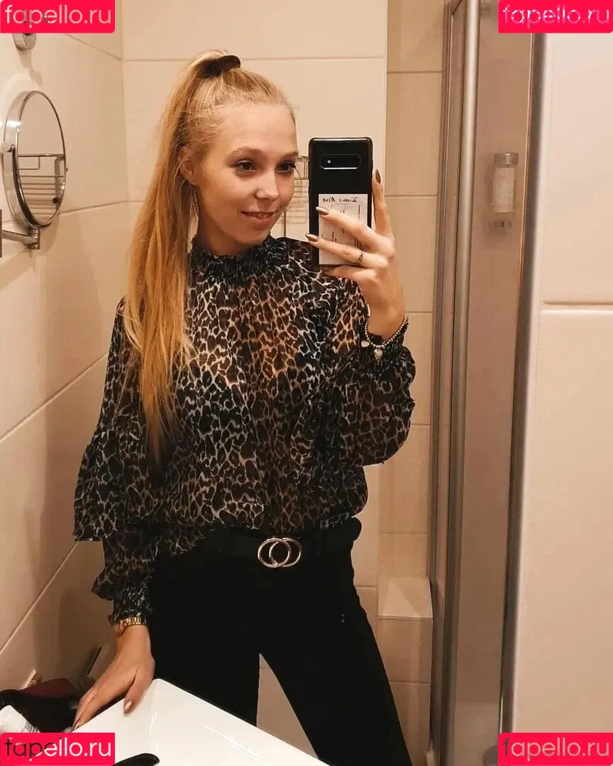 Nina Jürgens Onlyfans Photo Gallery 