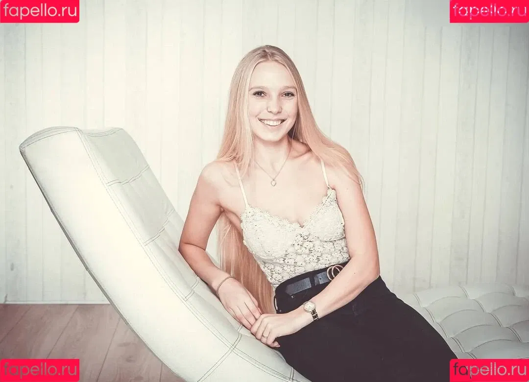 Nina Jürgens Onlyfans Photo Gallery 
