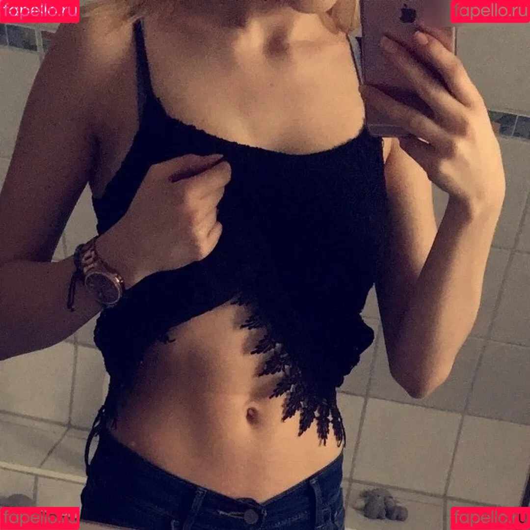 Nina Jürgens Onlyfans Photo Gallery 