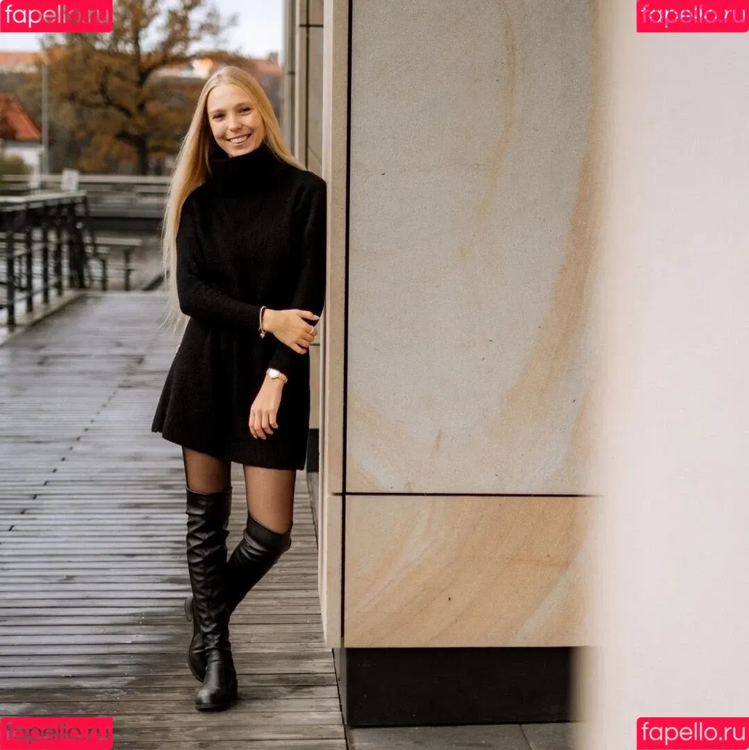 Nina Jürgens Onlyfans Photo Gallery 