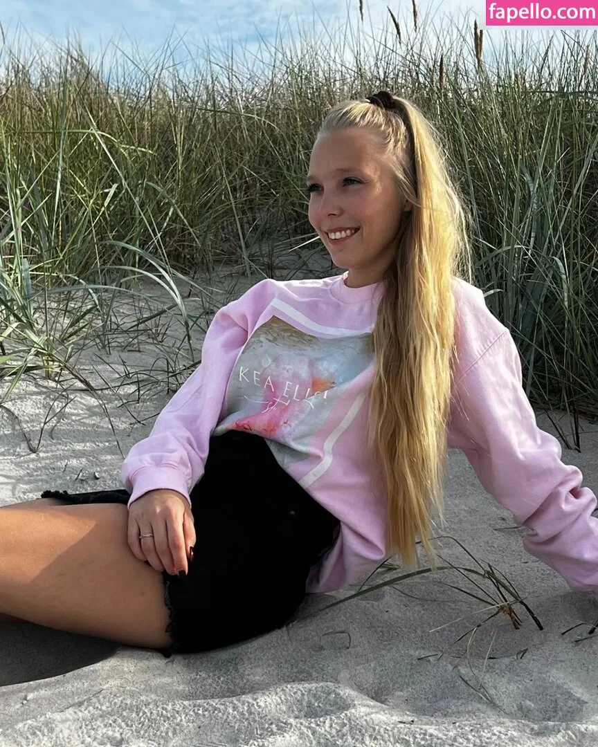 Nina Jürgens Onlyfans Photo Gallery 