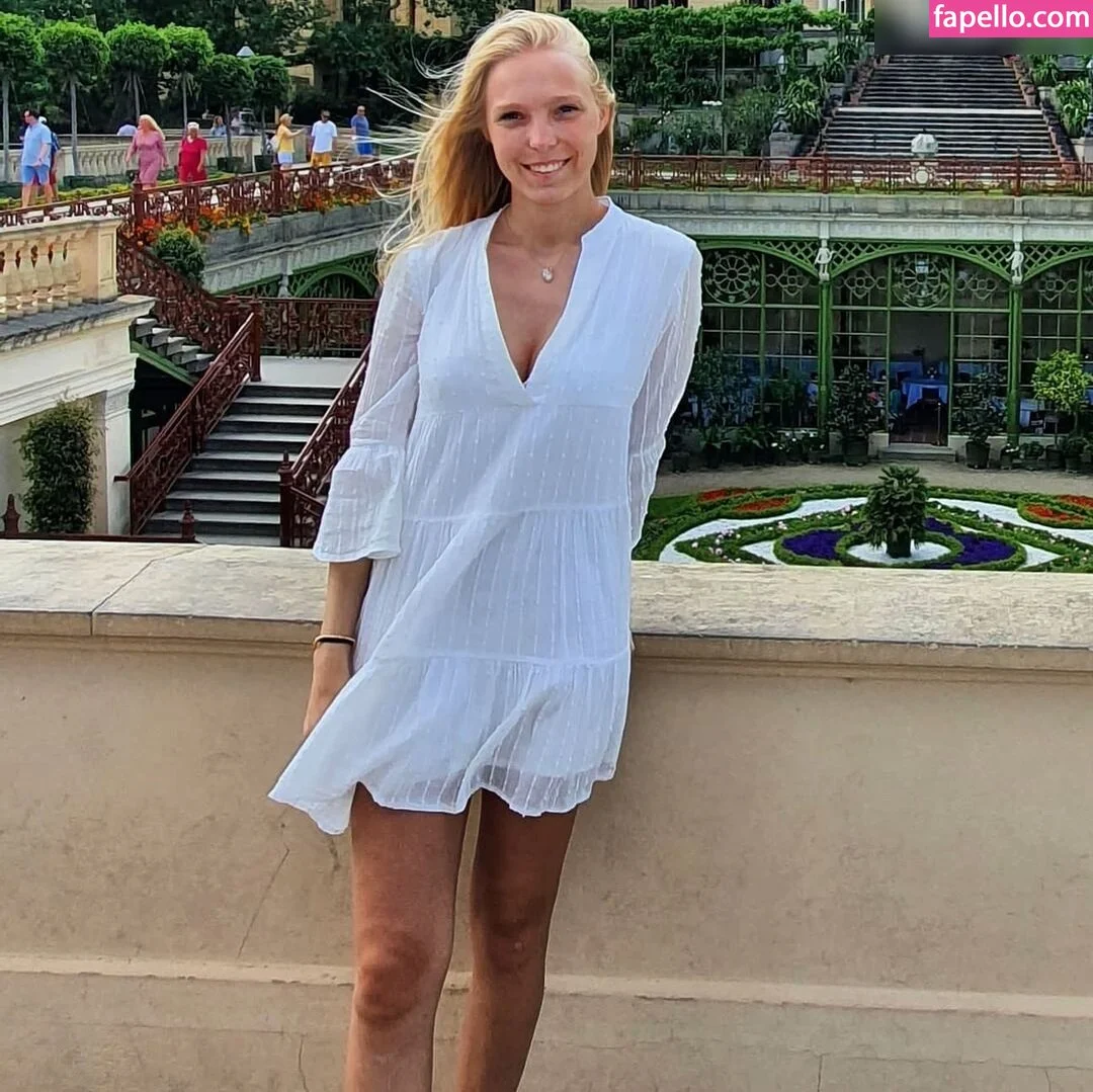 Nina Jürgens Onlyfans Photo Gallery 