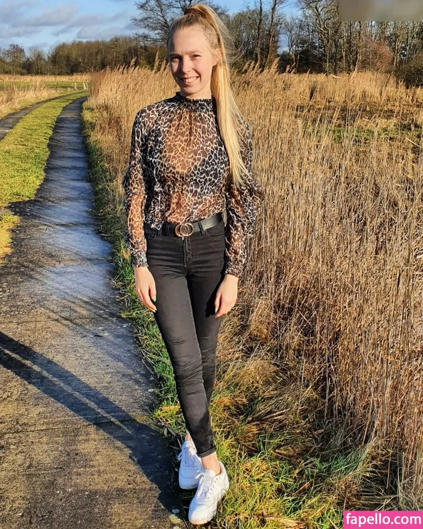 Nina Jürgens Onlyfans Photo Gallery 