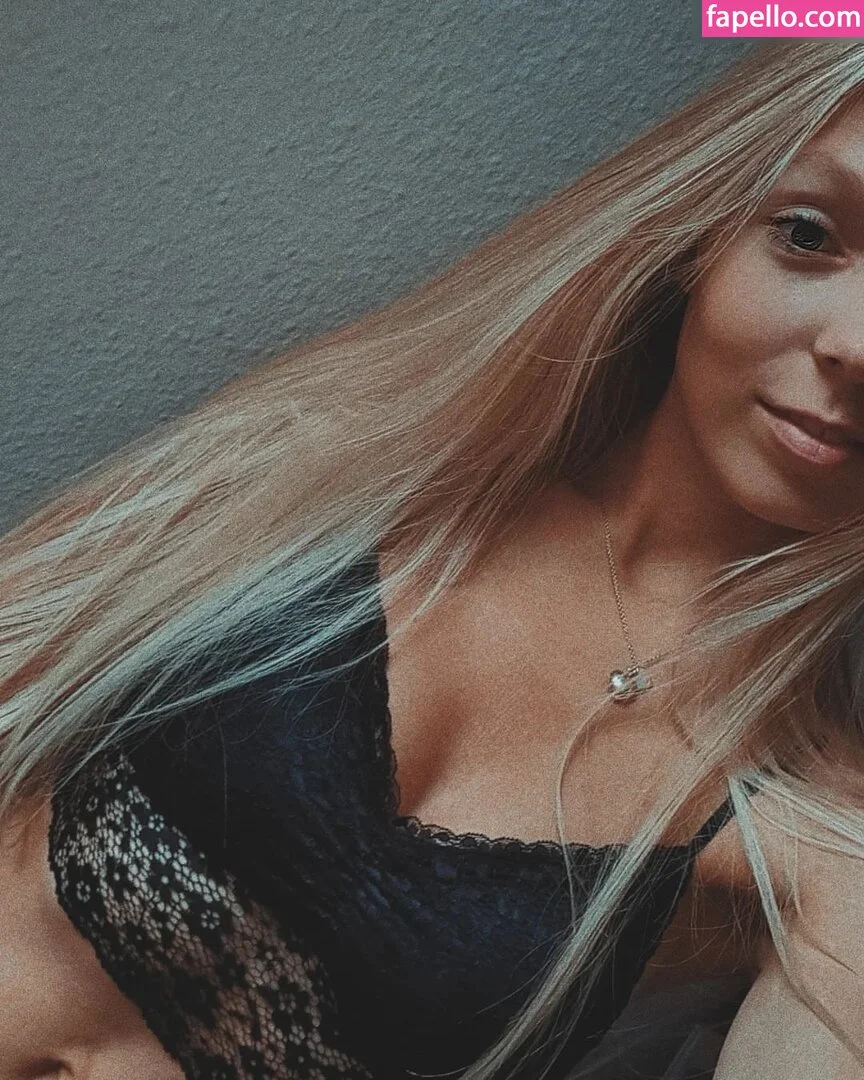 Nina Jürgens Onlyfans Photo Gallery 