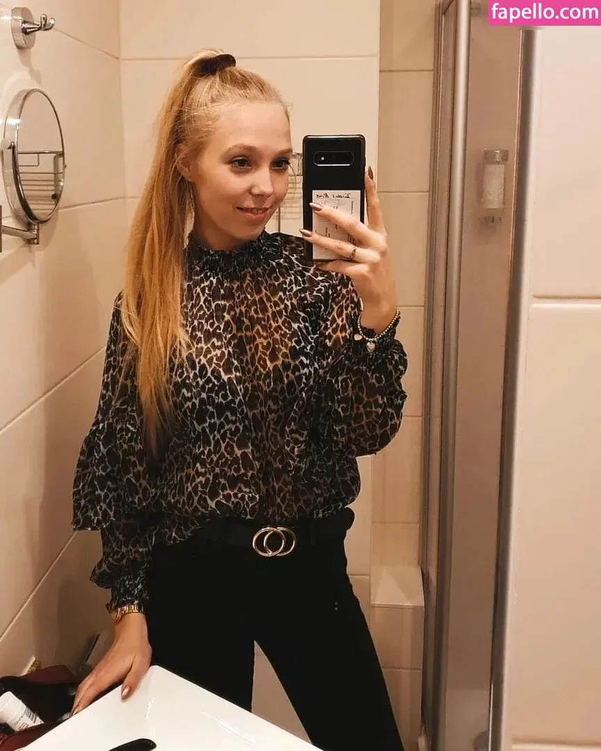 Nina Jürgens Onlyfans Photo Gallery 