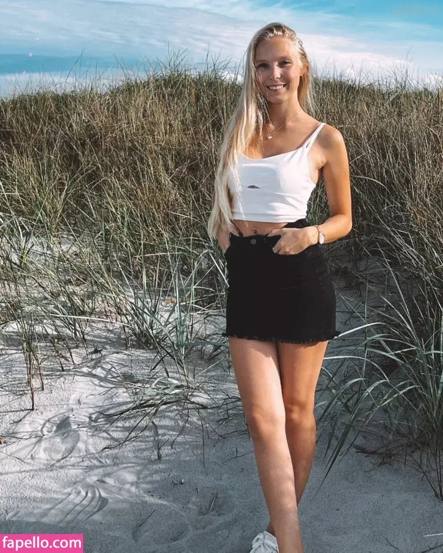 Nina Jürgens Onlyfans Photo Gallery 