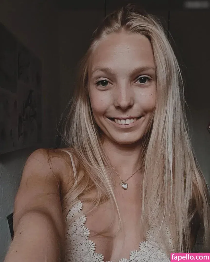 Nina Jürgens Onlyfans Photo Gallery 