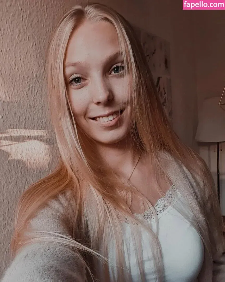 Nina Jürgens Onlyfans Photo Gallery 