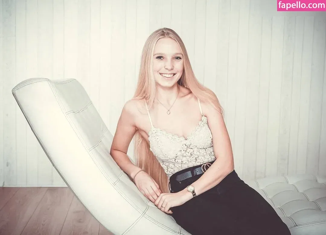 Nina Jürgens Onlyfans Photo Gallery 