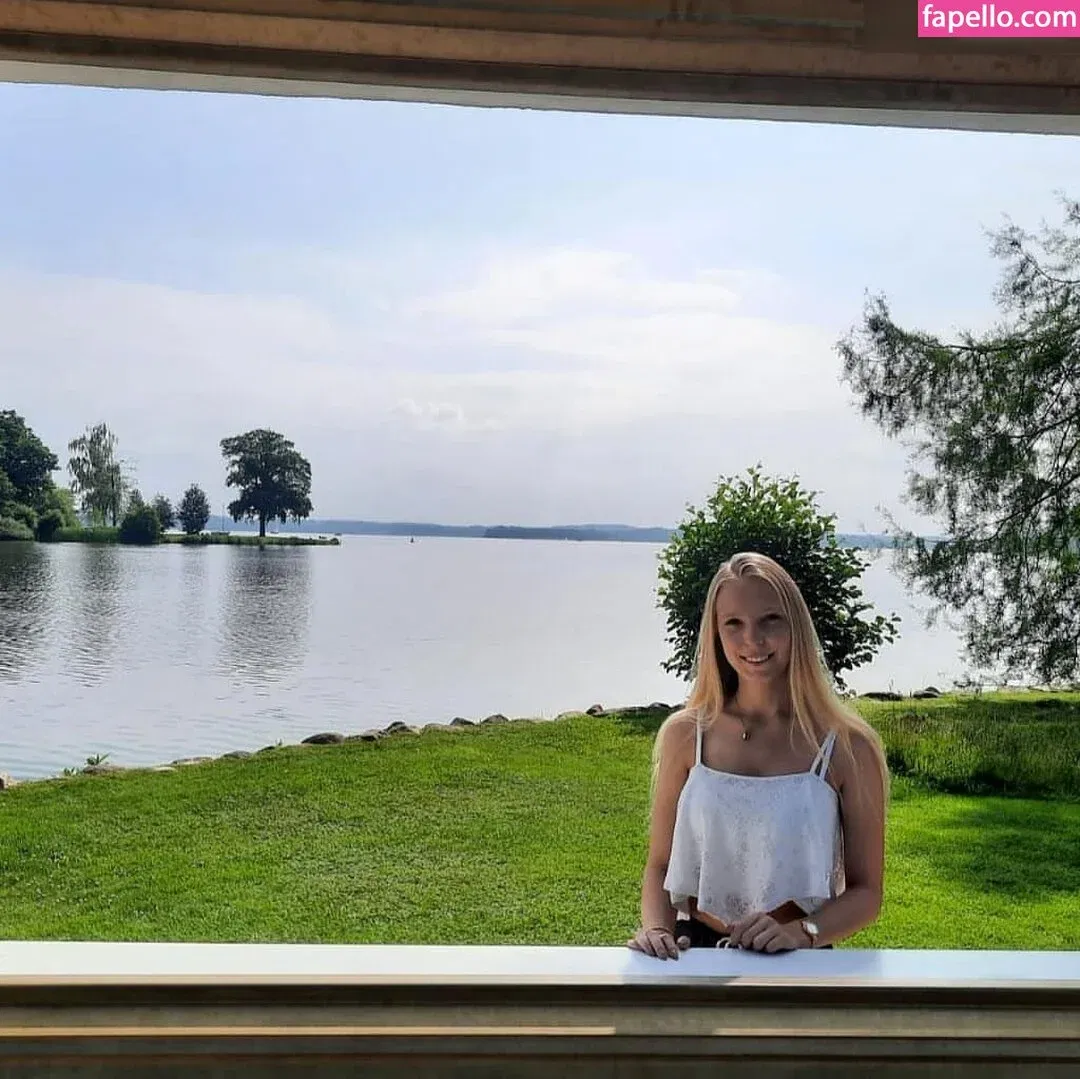 Nina Jürgens Onlyfans Photo Gallery 