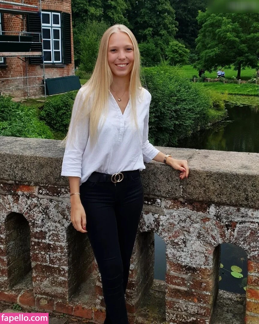 Nina Jürgens Onlyfans Photo Gallery 