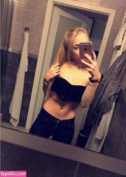 Nina Jürgens Onlyfans Photo Gallery 