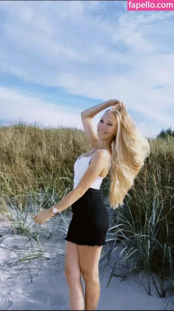 Nina Jürgens Onlyfans Photo Gallery 