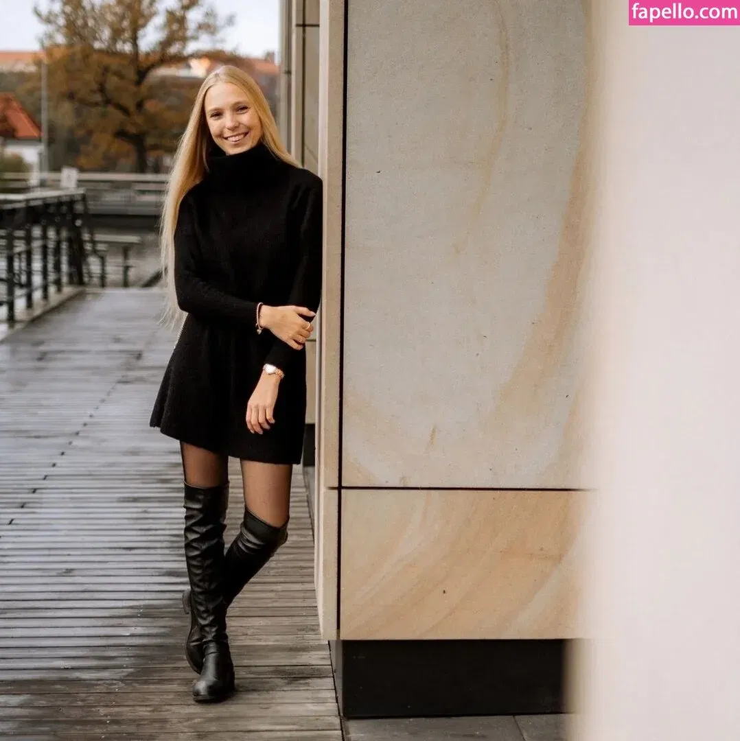 Nina Jürgens Onlyfans Photo Gallery 