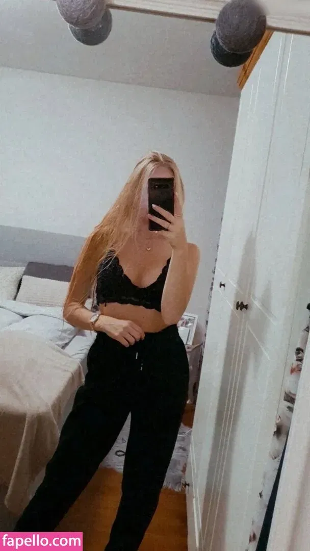 Nina Jürgens Onlyfans Photo Gallery 