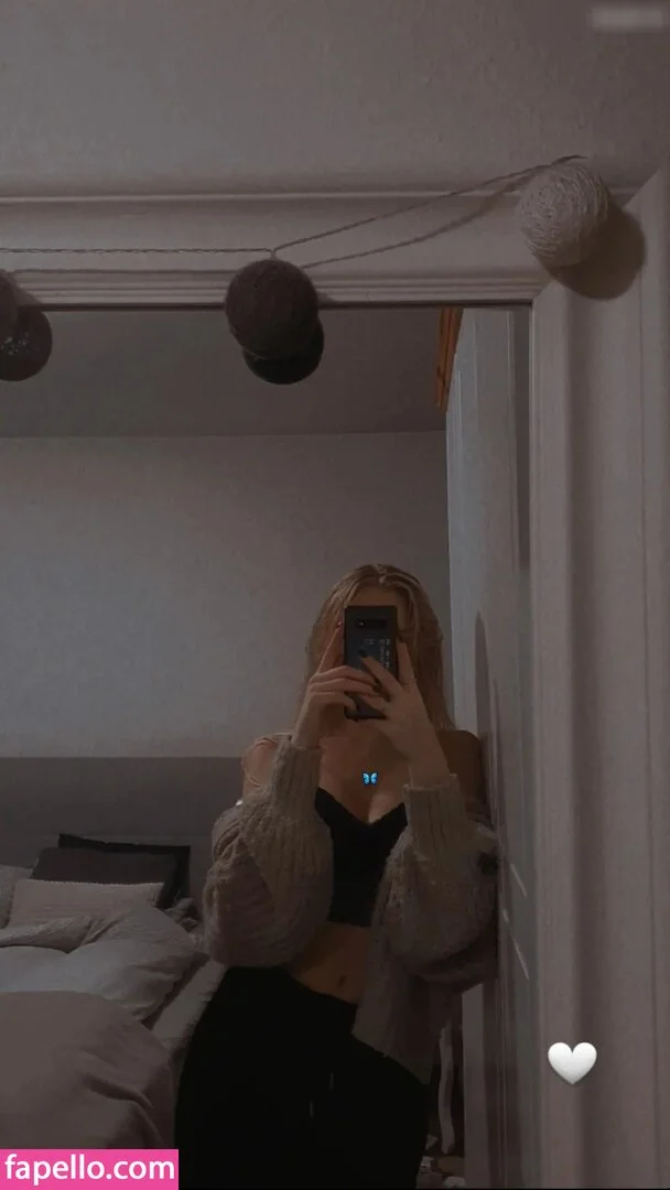 Nina Jürgens Onlyfans Photo Gallery 