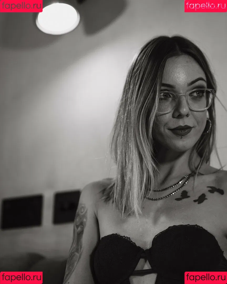 fakeannalee Onlyfans Photo Gallery 