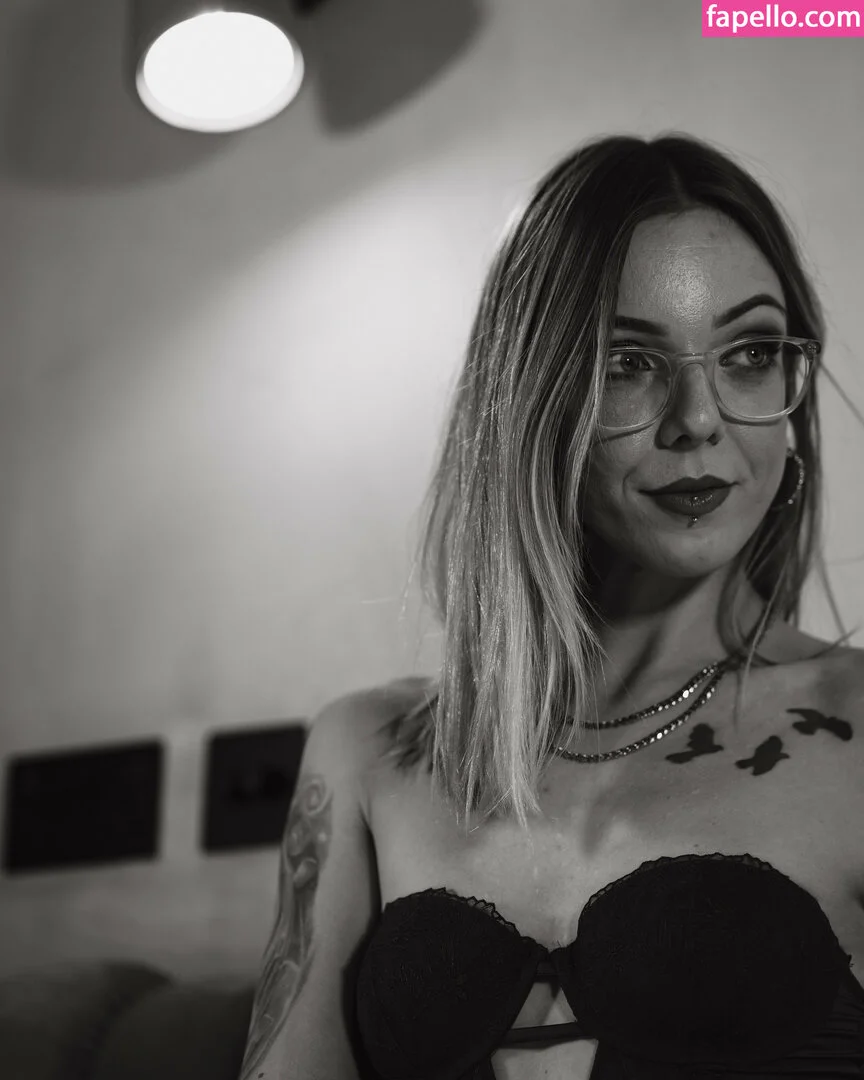 fakeannalee Onlyfans Photo Gallery 