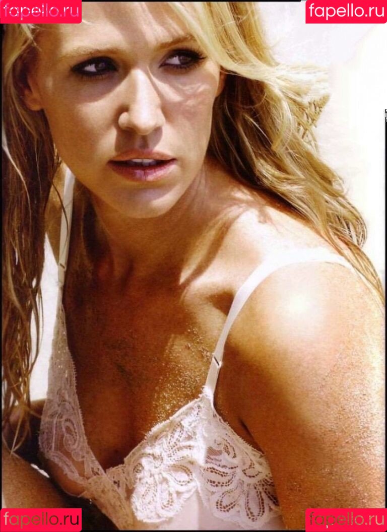 Poppy Montgomery Onlyfans Photo Gallery 
