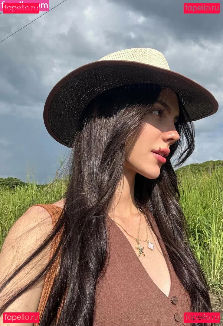 Sofiaatreides Onlyfans Photo Gallery 