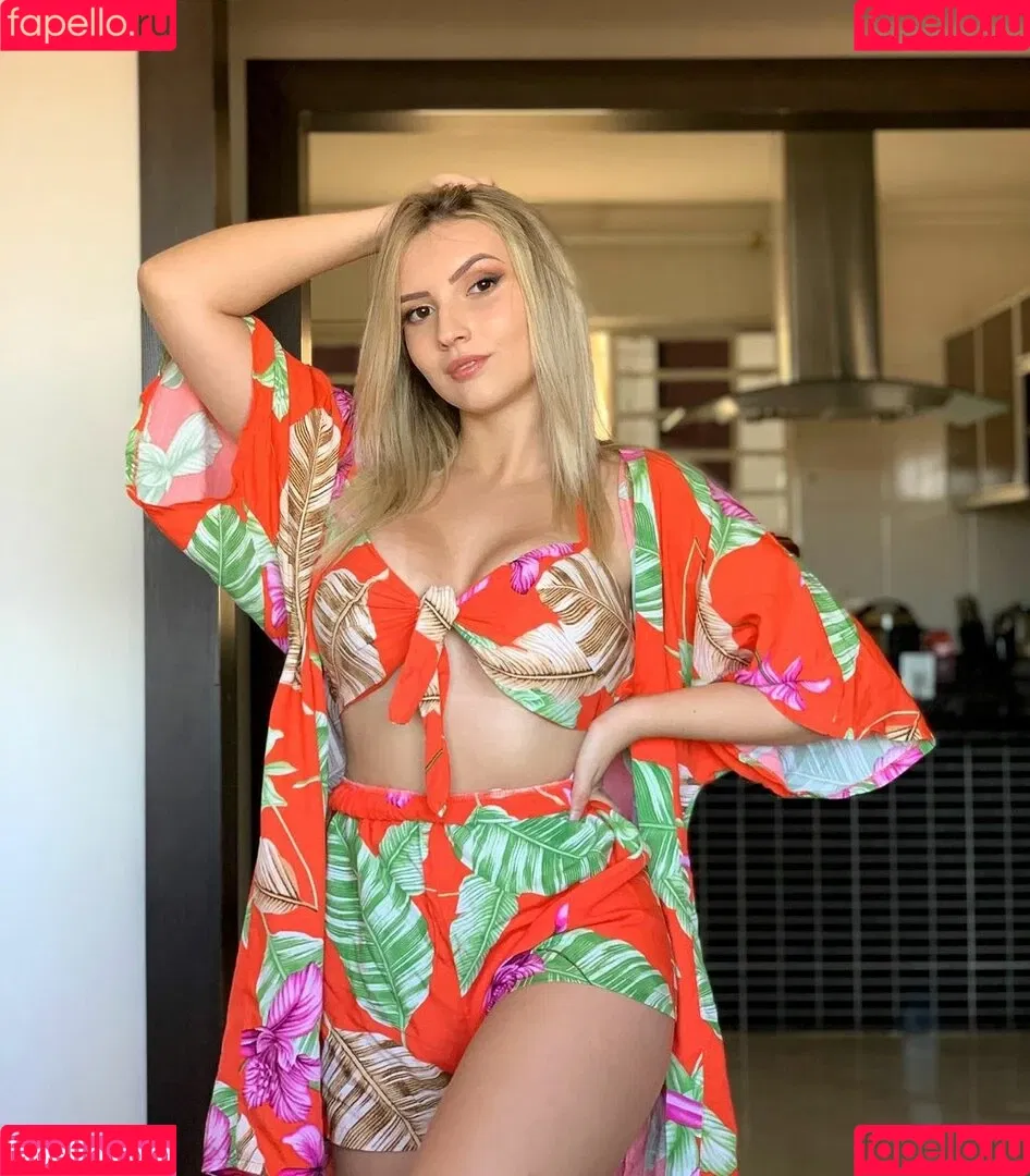 Isa Sudati Onlyfans Photo Gallery 