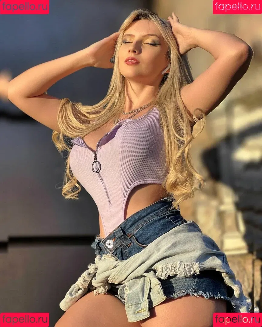 Isa Sudati Onlyfans Photo Gallery 