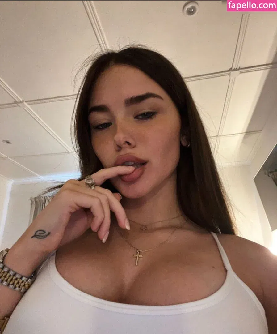 Clarissa Bea Onlyfans Photo Gallery 