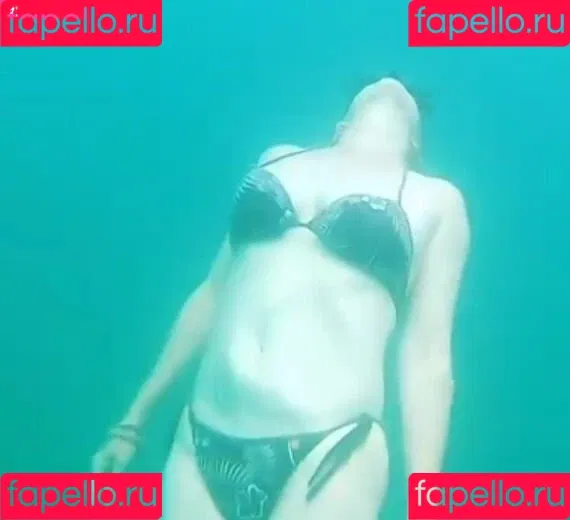 Tina Ruland Onlyfans Photo Gallery 