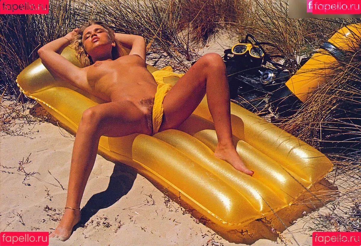 Tina Ruland Onlyfans Photo Gallery 