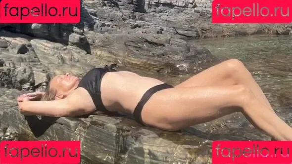 Tina Ruland Onlyfans Photo Gallery 