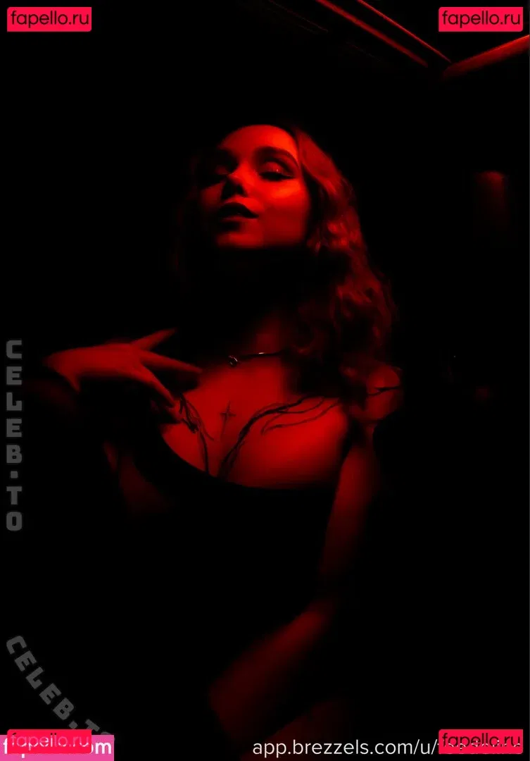 Feedeline Onlyfans Photo Gallery 