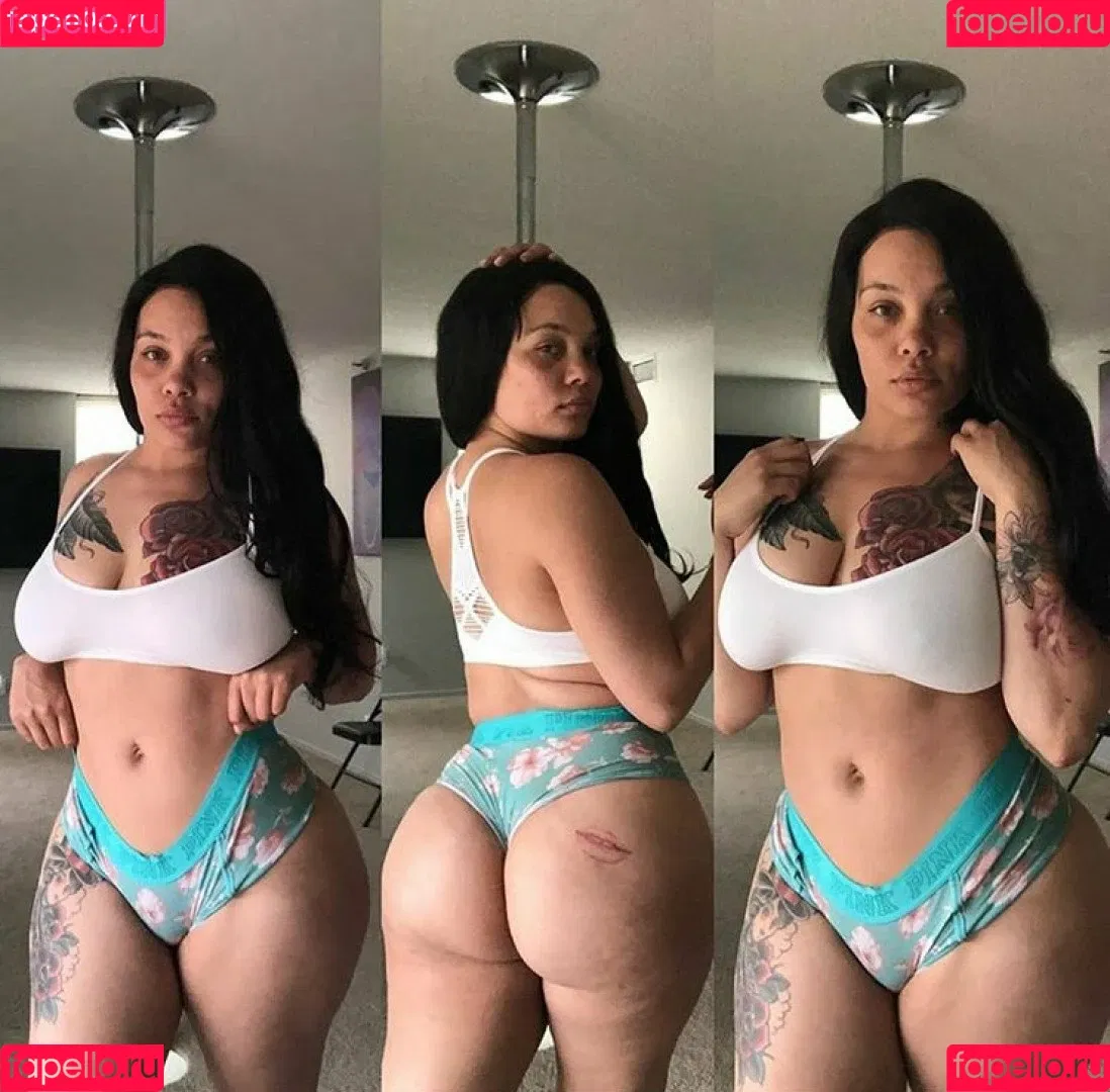 SaraGold Onlyfans Photo Gallery 