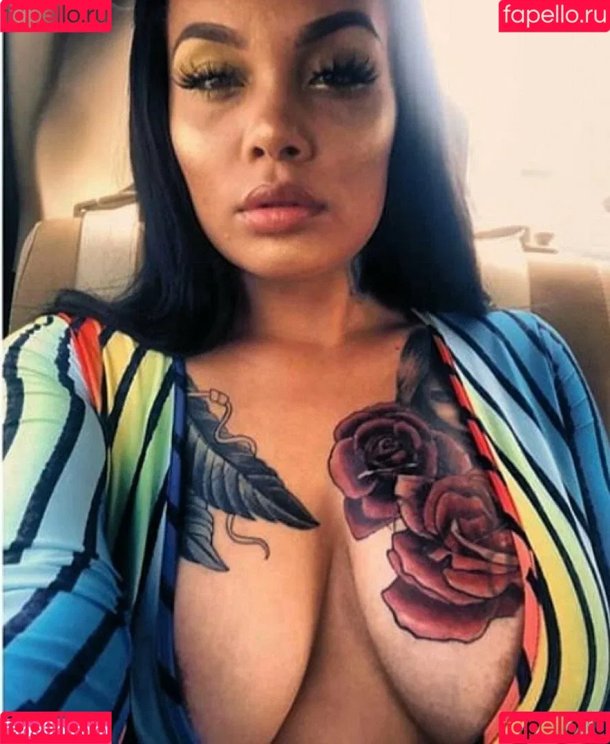 SaraGold Onlyfans Photo Gallery 
