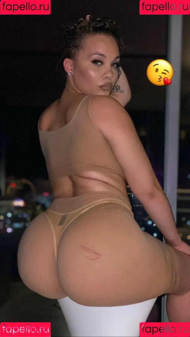 SaraGold Onlyfans Photo Gallery 