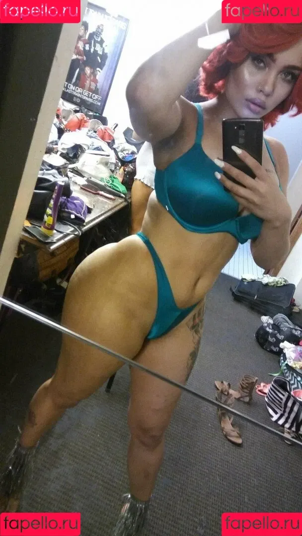 SaraGold Onlyfans Photo Gallery 