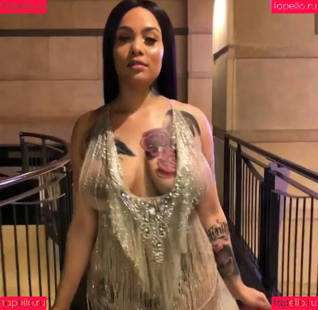 SaraGold Onlyfans Photo Gallery 