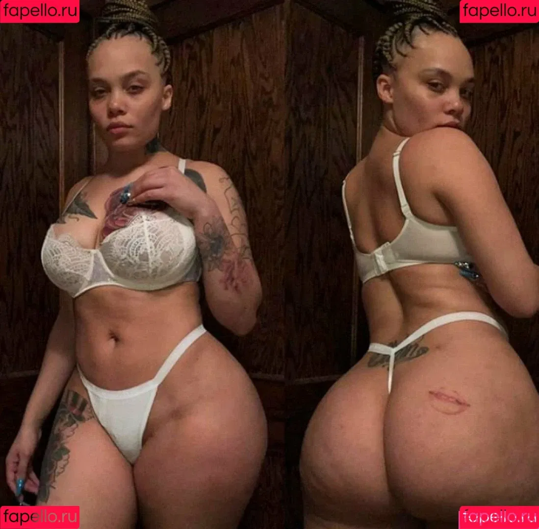 SaraGold Onlyfans Photo Gallery 