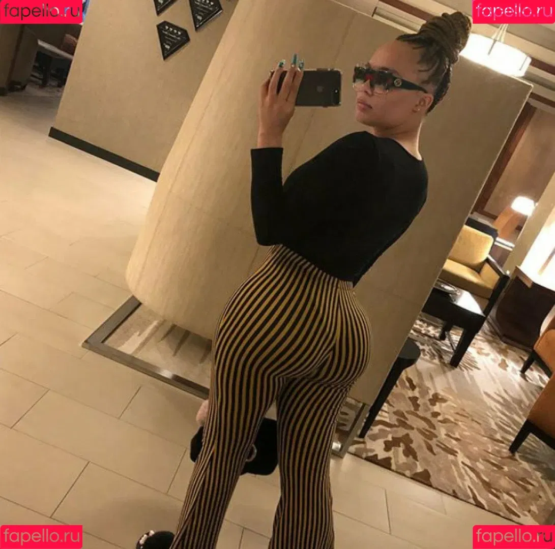 SaraGold Onlyfans Photo Gallery 