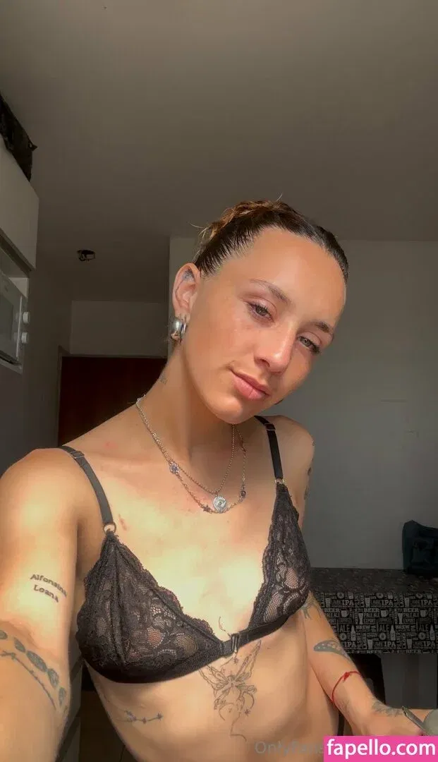 SaraGold Onlyfans Photo Gallery 