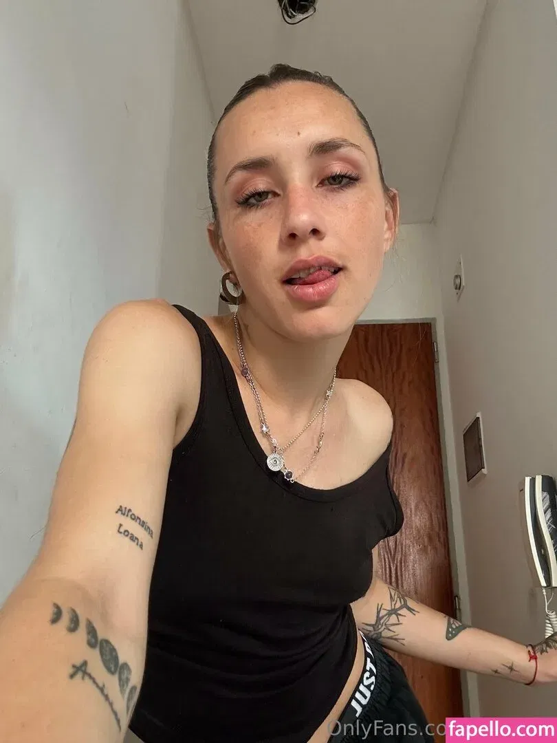 SaraGold Onlyfans Photo Gallery 