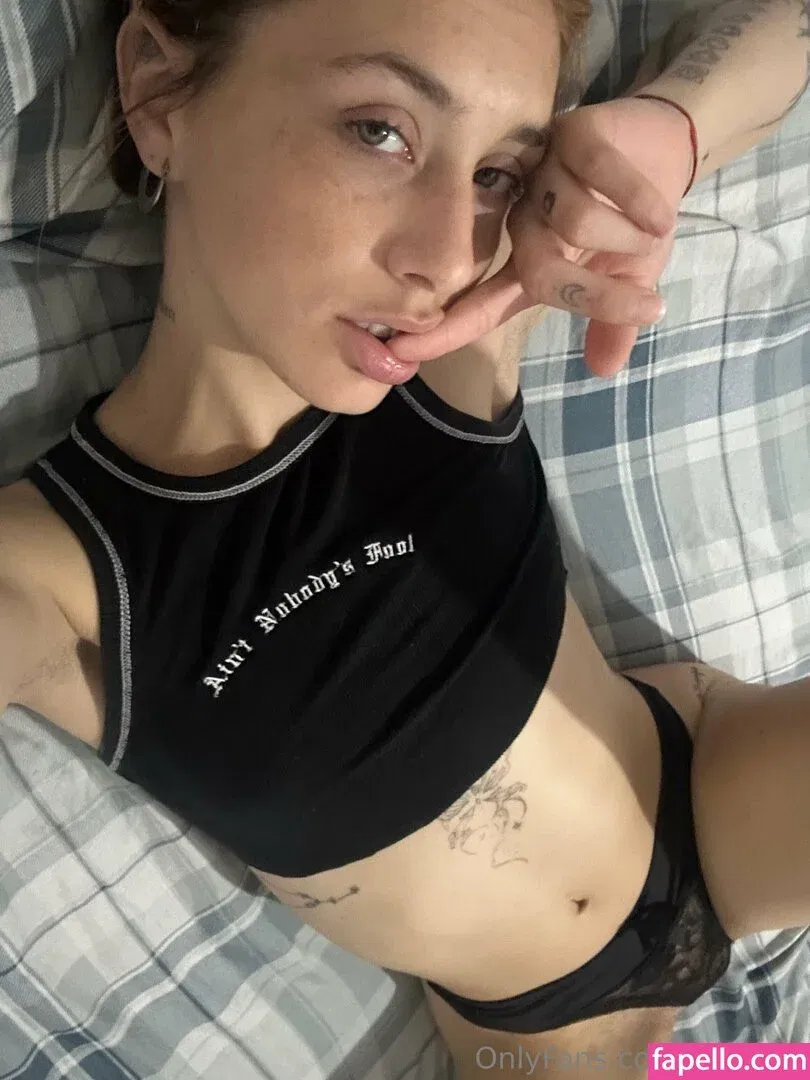 SaraGold Onlyfans Photo Gallery 