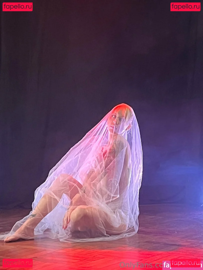 SaraGold Onlyfans Photo Gallery 