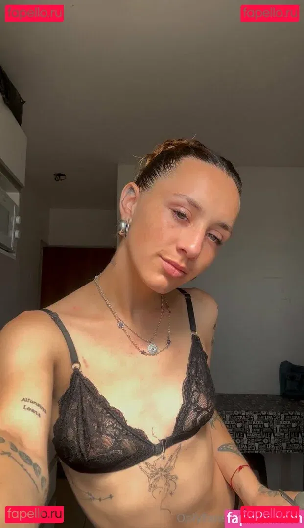 SaraGold Onlyfans Photo Gallery 