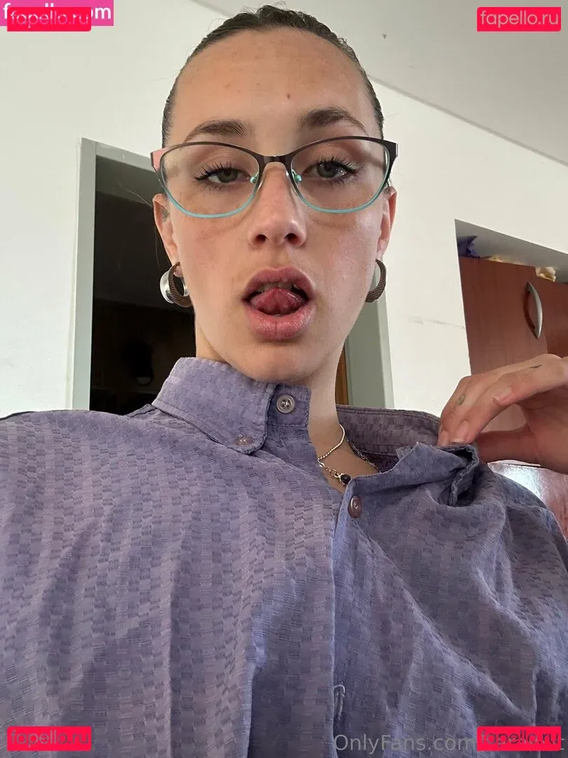 SaraGold Onlyfans Photo Gallery 