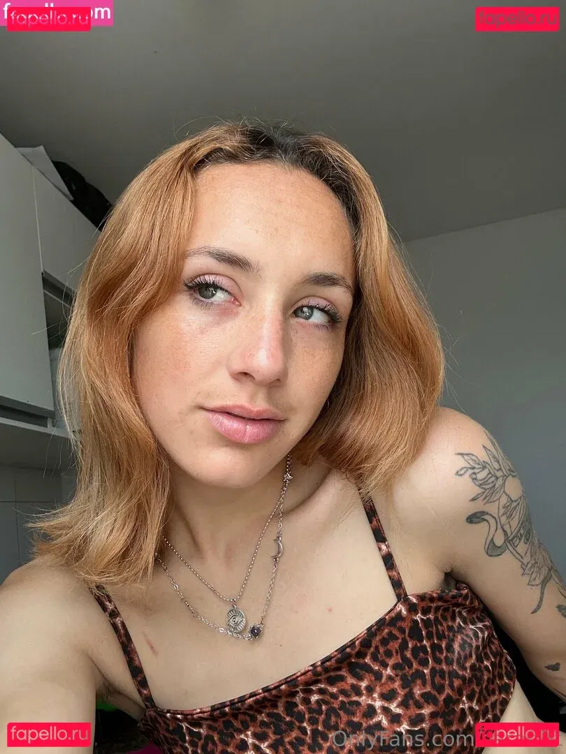 SaraGold Onlyfans Photo Gallery 