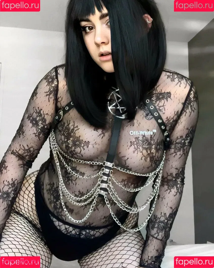 Daphne Li Onlyfans Photo Gallery 