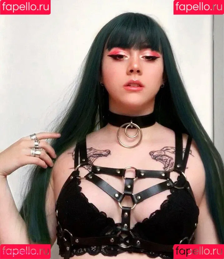 Daphne Li Onlyfans Photo Gallery 