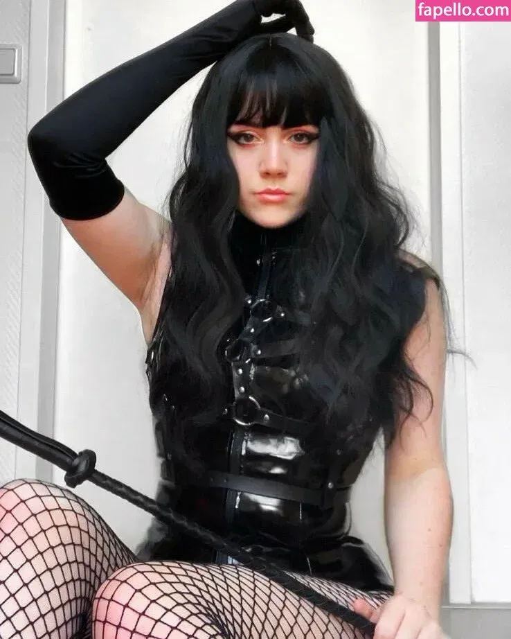 Daphne Li Onlyfans Photo Gallery 