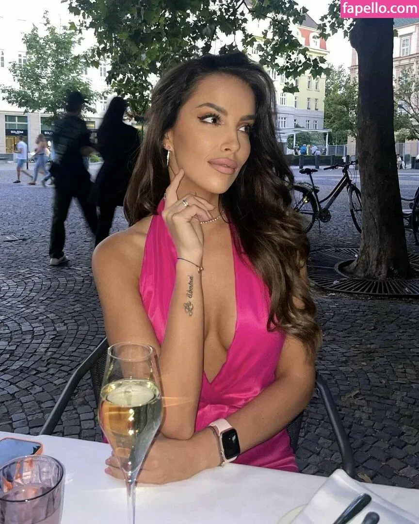 Simona Leskovska Onlyfans Photo Gallery 