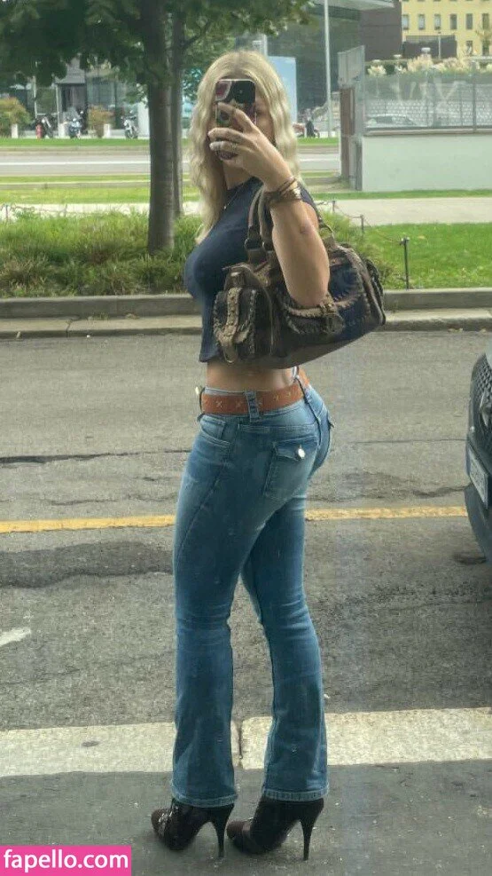 peraroeleonora Onlyfans Photo Gallery 